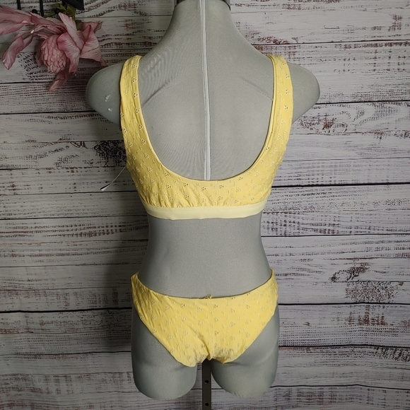 DIPPIN' Daisy's yellow eyelet bikini size M - Picture 4 of 15